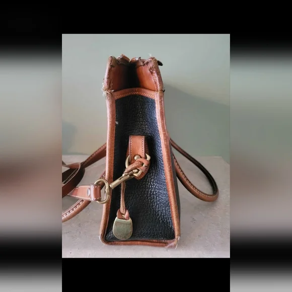 Vintage Dooney & Bourke All Weather Leather Purse - Picture 5 of 6